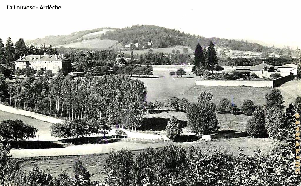 COLO LALOUVESC ARDECHE DES DAMES AFRICAINES (4).jpg